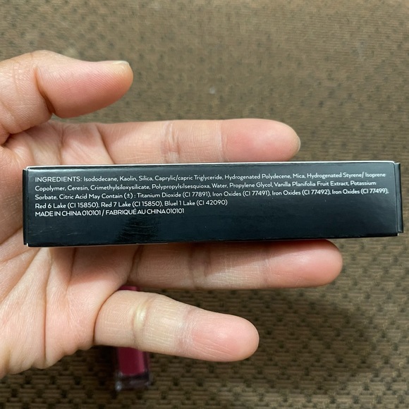 NIB V Kosmetik Creamy Liquid Velvet Lipstick Color Bubbly - Picture 5 of 7